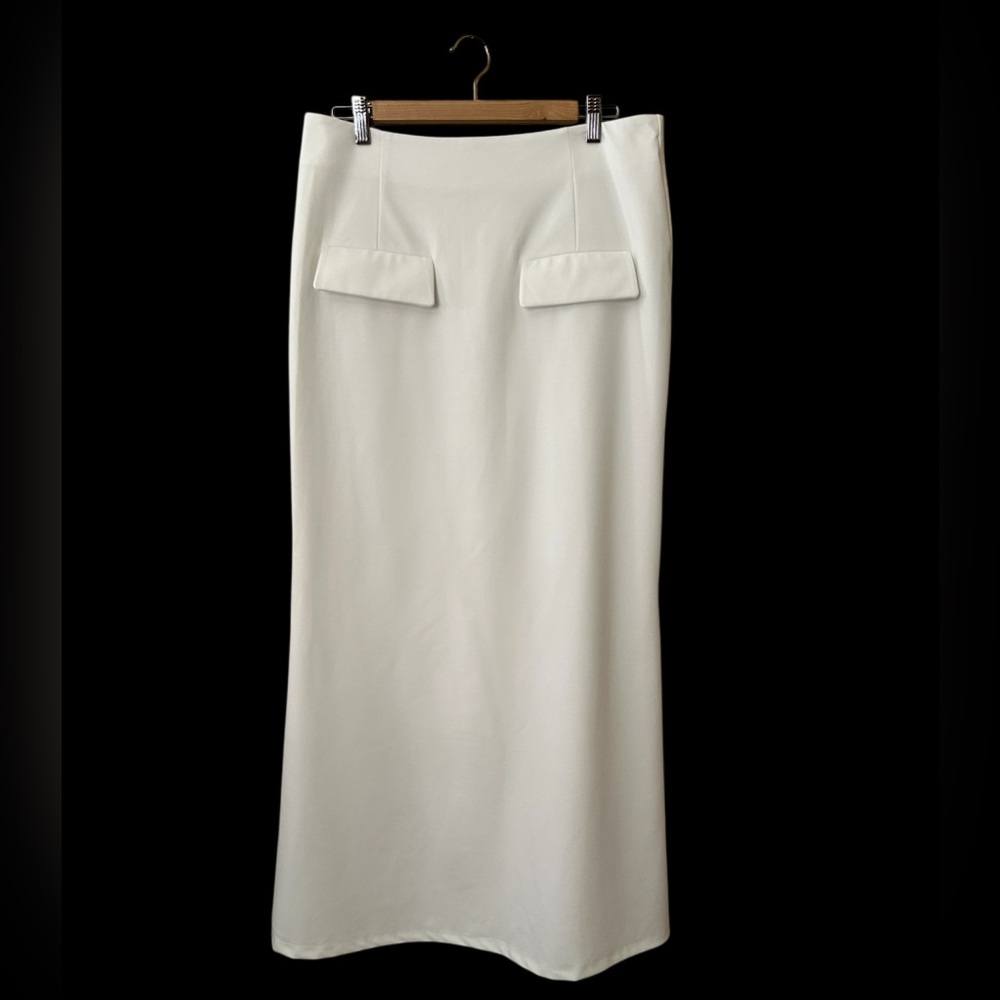 Commense Halter and Skirt Set, Size XL - Picture 3 of 10